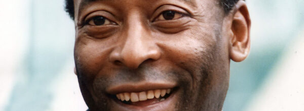 Addio a Pelè. Aveva 82 anni. Dichiarato “Tesoro nazionale” dal presidente del Brasile Jânio Quadros e nel luglio 2011, “Patrimonio storico-sportivo dell’umanità”.