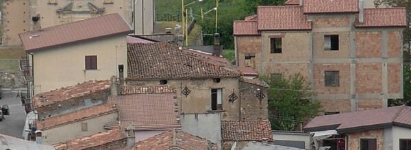 Santo Stefano di Rogliano. Il Comune si doterà del Regolamento per le videoregistrazioni. L’annuncio della Sindaca apprezzato dalla minoranza. Votato all’unanimità il rinvio della Commissione per il Regolamento.